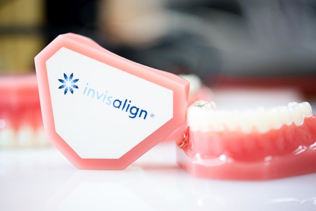 hwh typodonts new 17 1024x683 - 10 Tips to Get the Best Invisalign Results